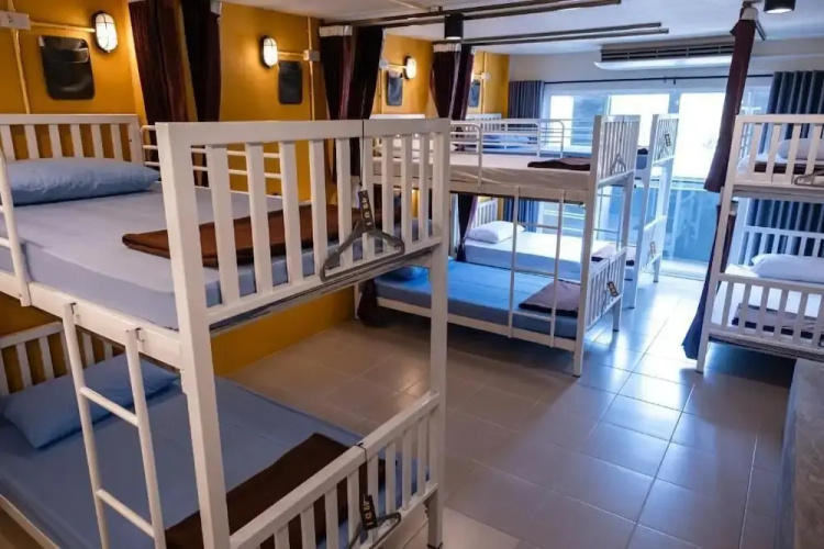 Krabi Freedom Hostel And Bar