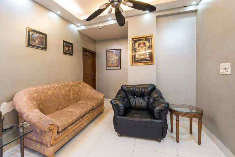 OYO 695 Hotel Silver Leaf