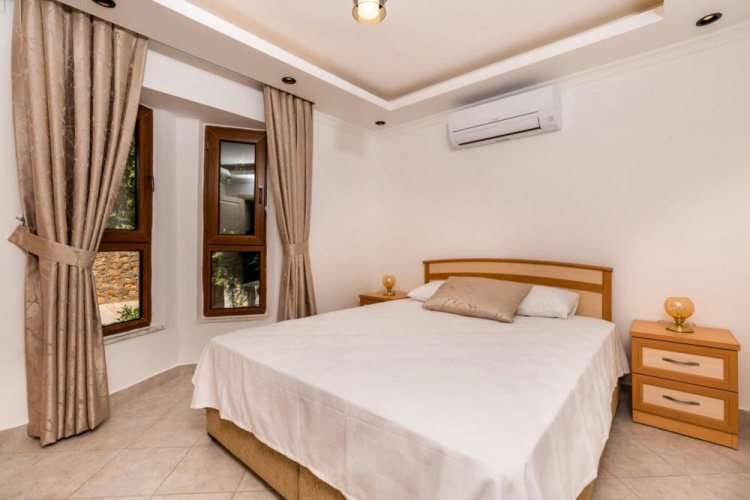 Great Flat 300 m to Beach With Shared Pool in Kas