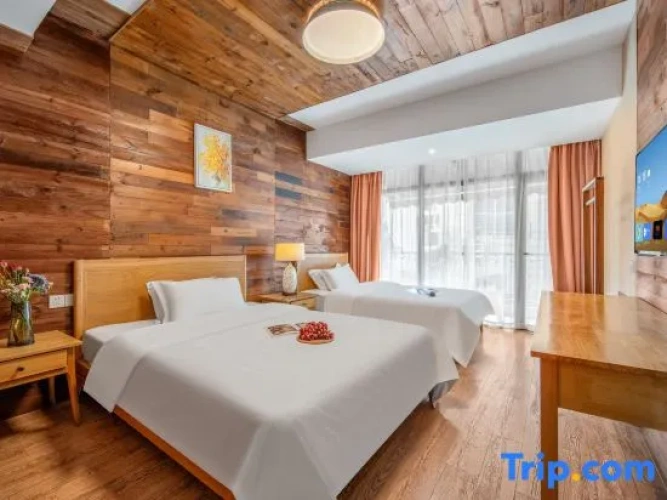 Deluxe Family room with balcony