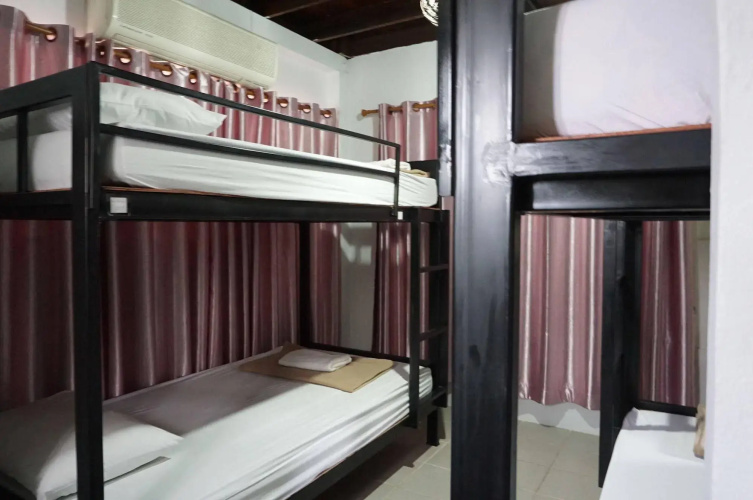 Baan Park Raak Backpacker Hostel