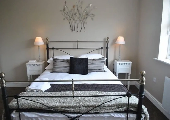 2 Bedrooms Apartment