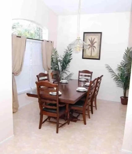 4 Bedrooms Cottage