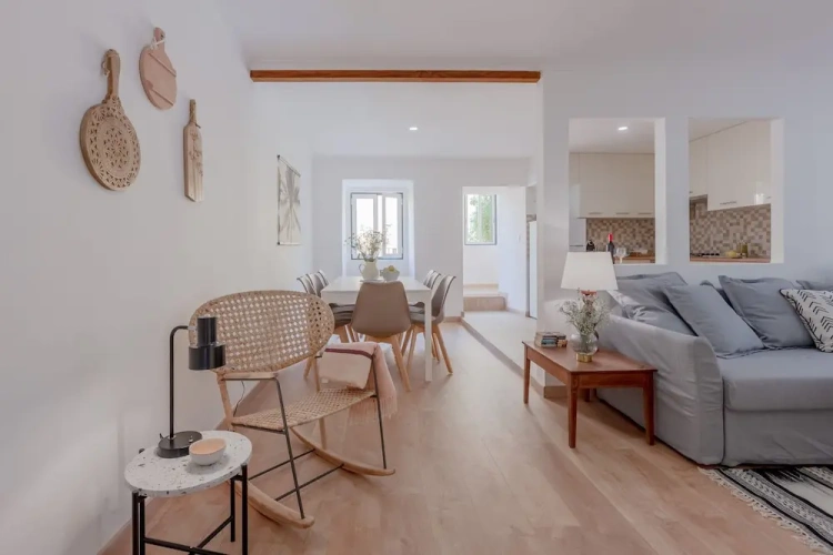 3 Bedrooms Apartment