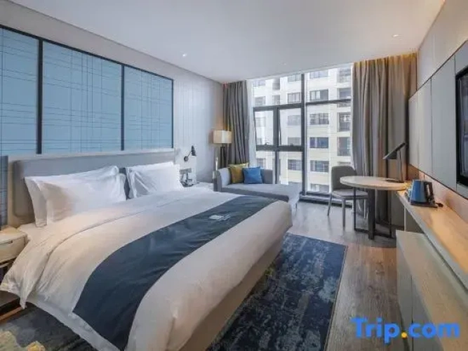 Standard Double room with city view