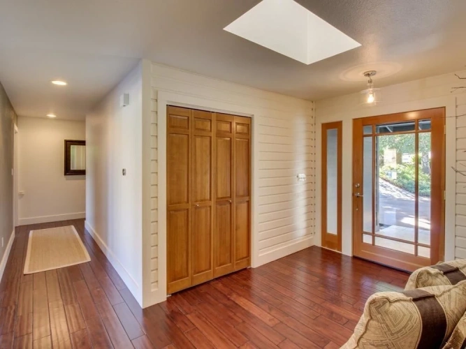 3 Bedrooms Apartment
