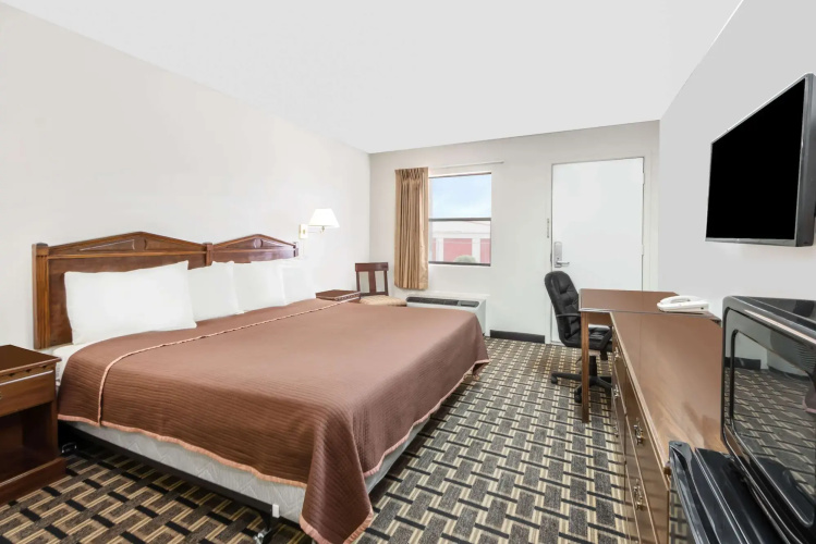 Knights Inn Slaton