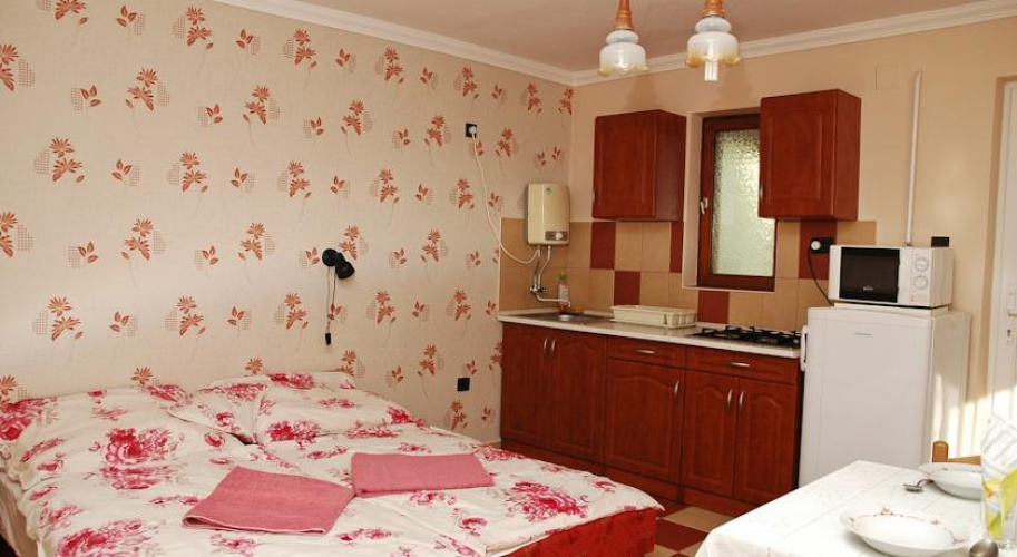 Alice Apartman