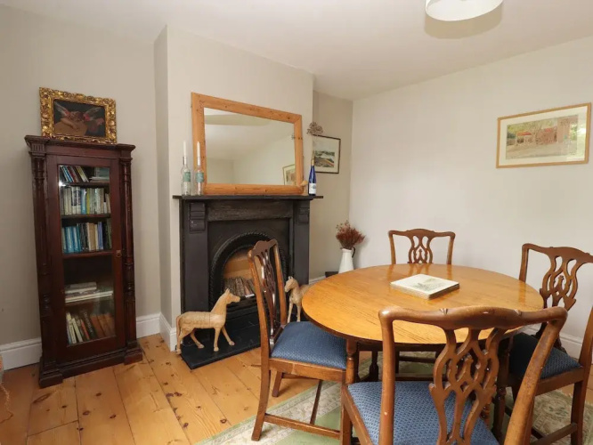 2 Ashby Place