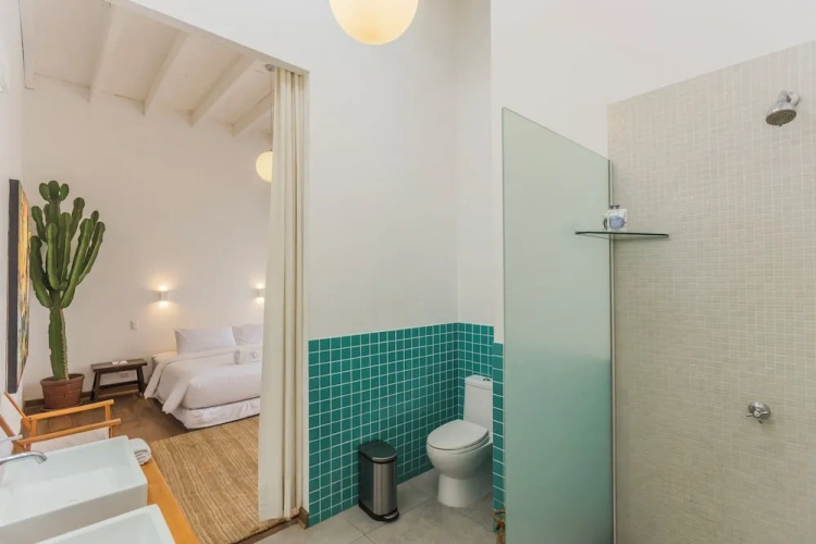 2 Bedrooms Villa