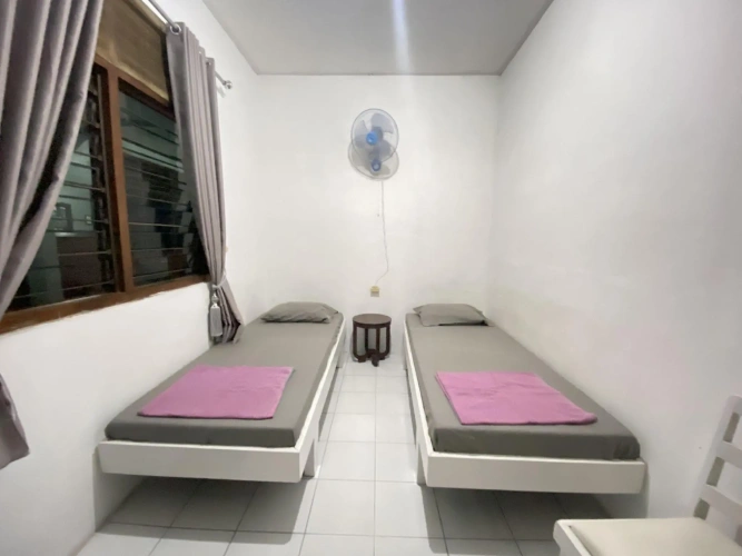 Economy room