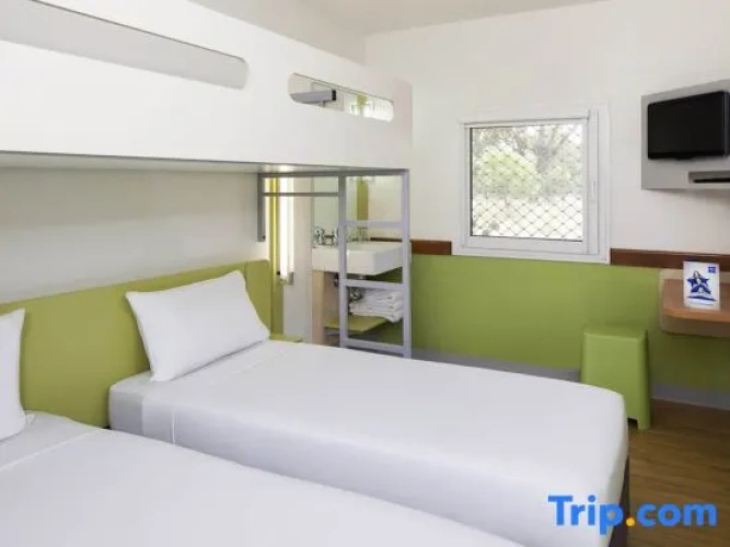 Standard with Overhead Bunk Bed Double room