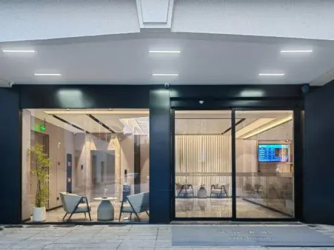 Praise hotel