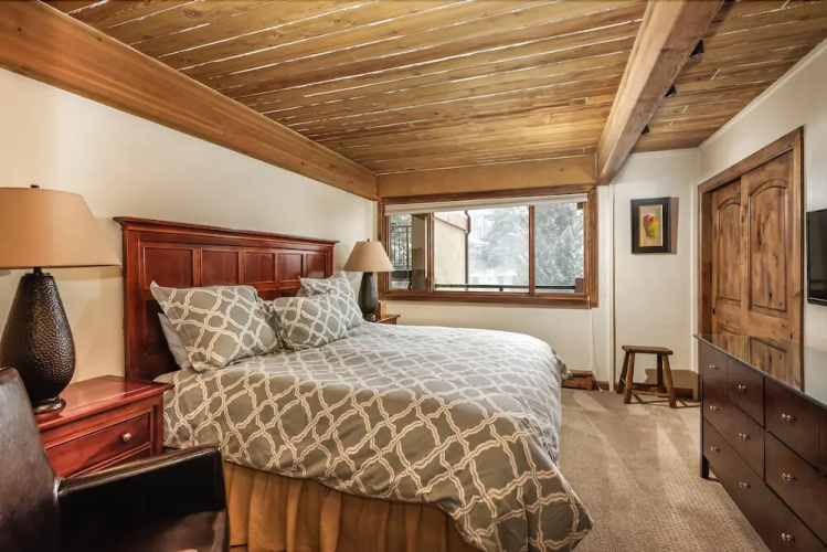 Stonebridge Condominiums