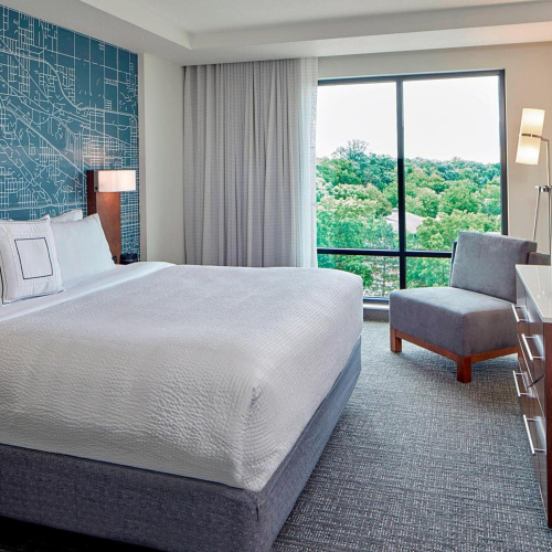Courtyard by Marriott Minneapolis West