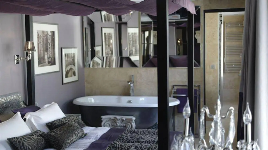 Vogue Hotel