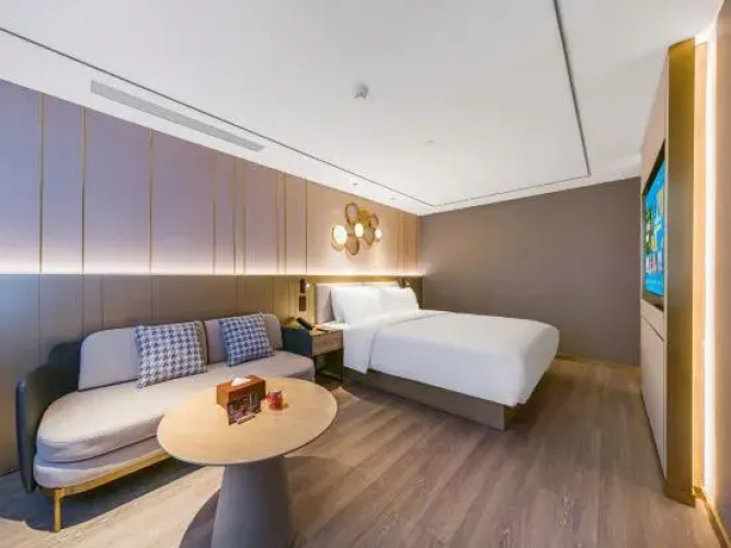 Orange Hotel (Shanghai Xujiahui Stadium)