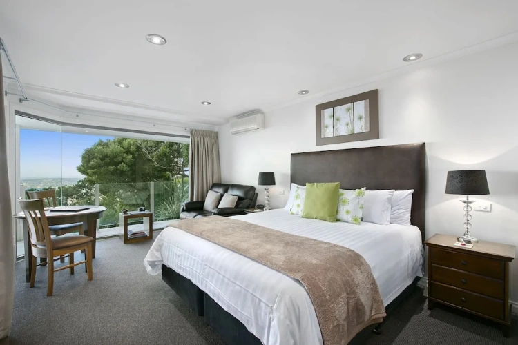 Comfort Double Suite with balcony and with bay view