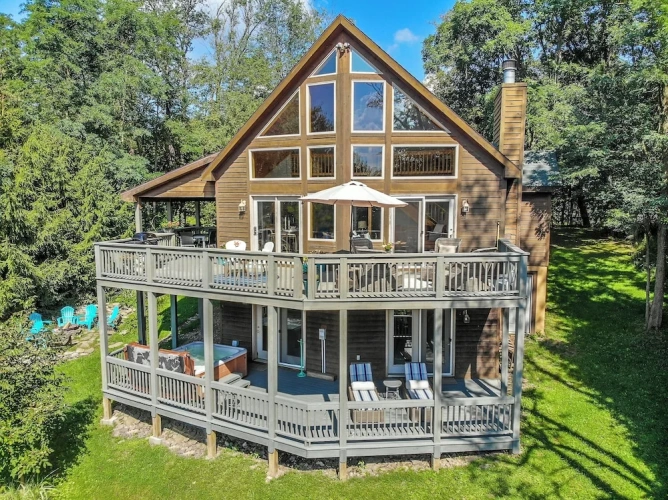 5 Bedrooms Cottage