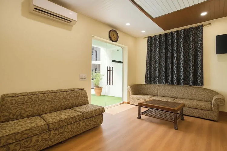 Fabhotel White House Tilak Nagar