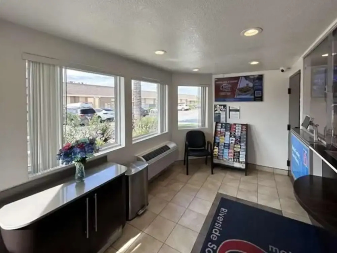Studio 6 Suites - Riverside, Ca