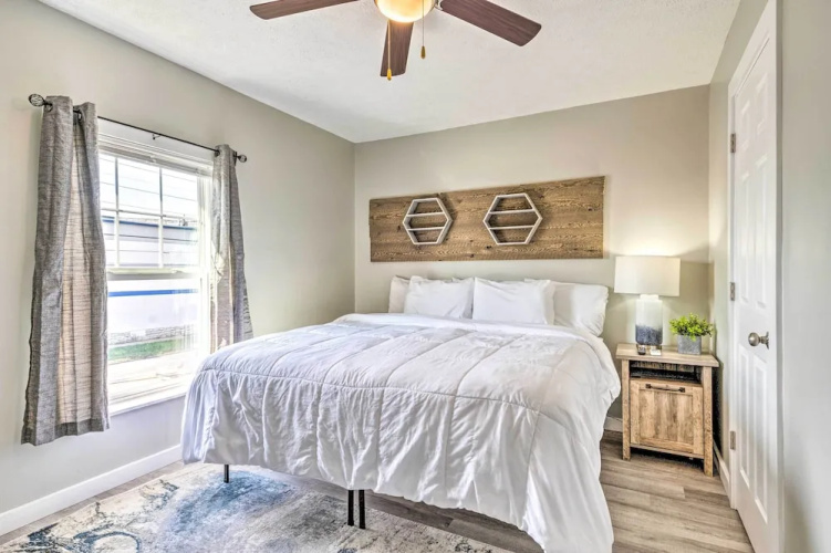 Pet-friendly Indianapolis Townhome w/ Yard!