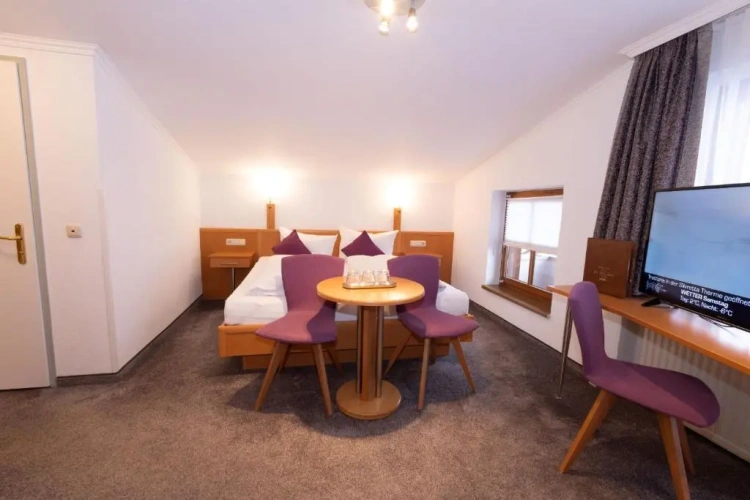 Economy Triple room