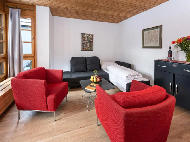 Schweizerhof Ferienwohnungen Lenzerheide 4