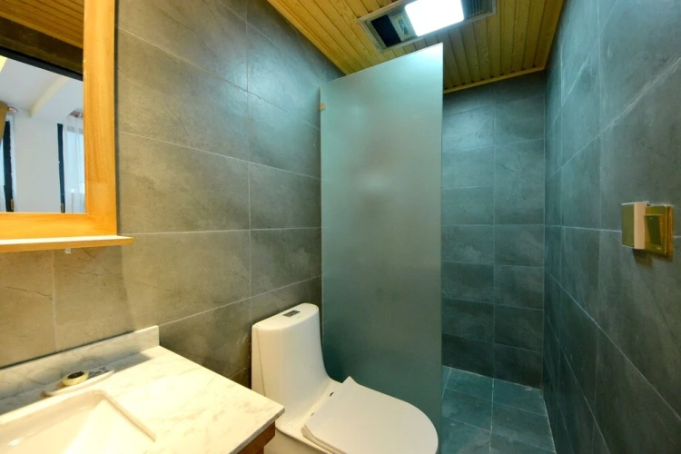 Deluxe Double Penthouse room with lake view