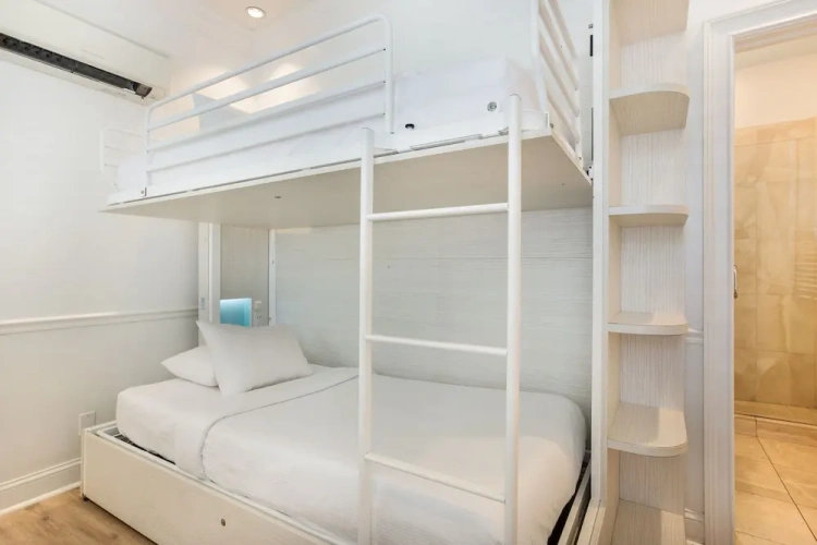 Nyah Twin room