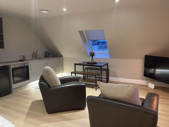 Fabulous Open Plan Studio Retreat - Cowdenbeath