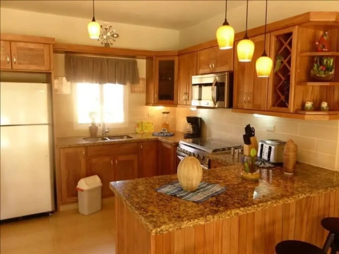 4 Bedrooms Villa