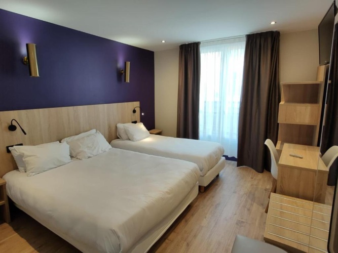 Standard Triple room