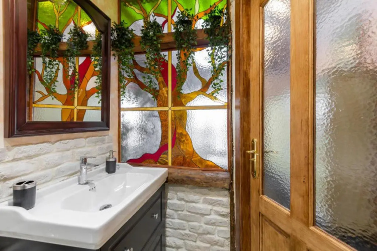 1851: Exceptional 19th century studio in Madrid