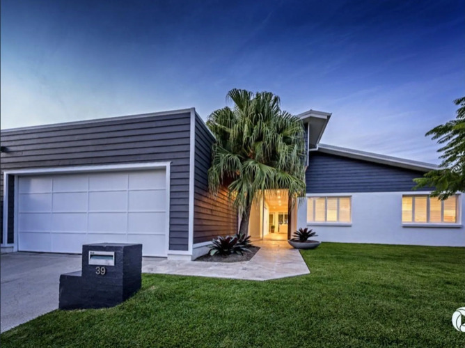 Casa RoyaleOver view