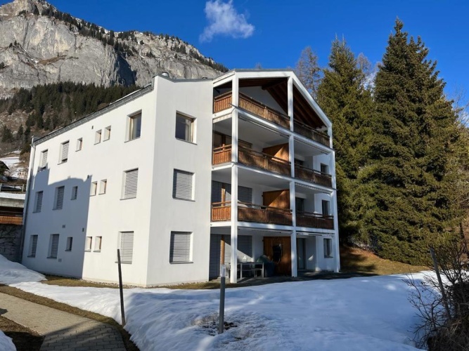 3 Bedrooms Apartment