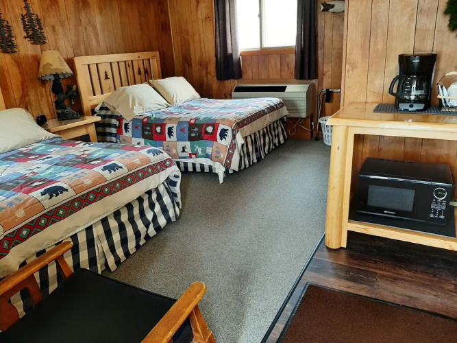 Sunshine Motel & Cabins