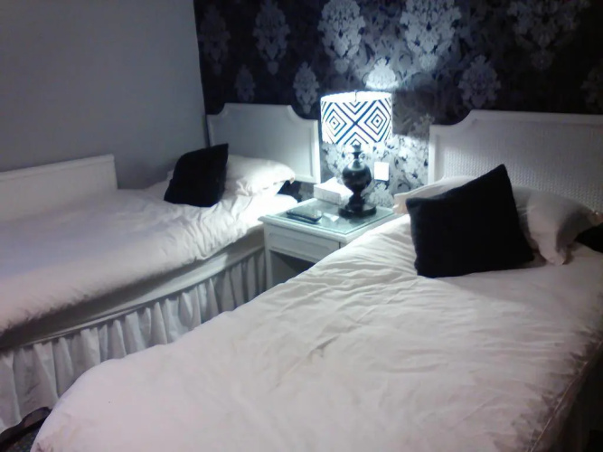 Holland Hotel