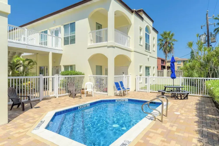Large Condo Close to Beach With Semi-private Pool!