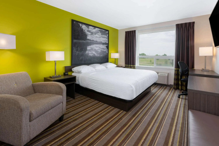Super 8 by Wyndham Winnipeg East MB