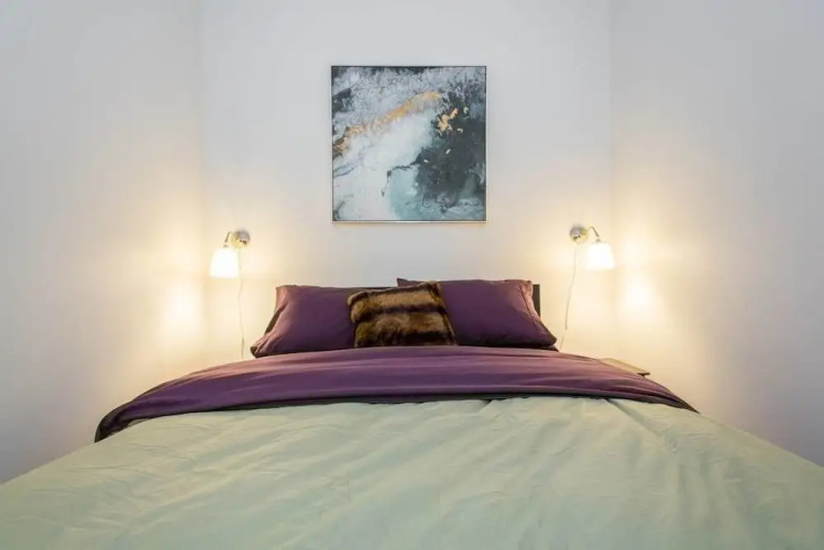 Chic Logan Pad - Modern Meets Retro
