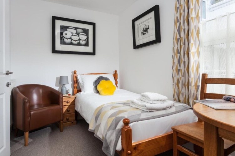 Standard Single room