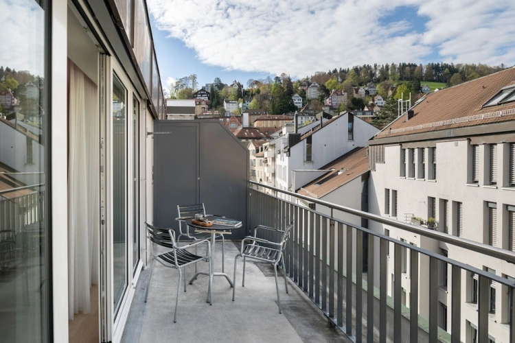 Standard Single room with balcony and with courtyard view