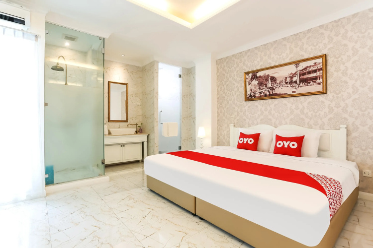 B2 Riverside Colonial Hotel