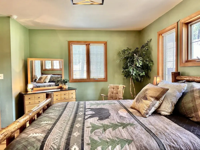 Blue Pine Forest Lodge 3 Bedroom Cabin