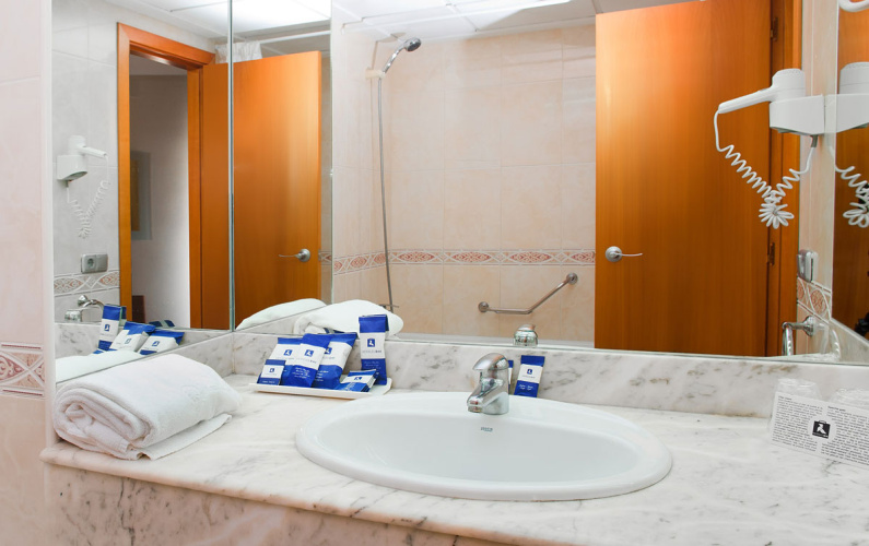 Rh Corona Del Mar Beach Hotel photo 16