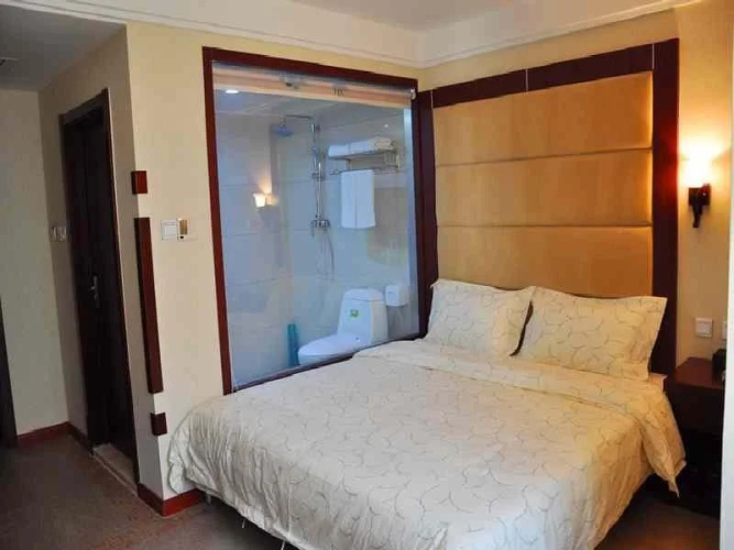 Huayu Hotel