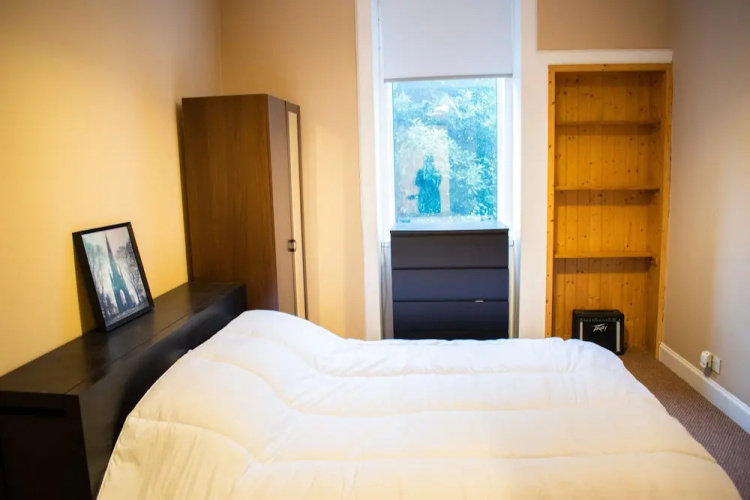 1 Bedroom Flat by Leith Walk