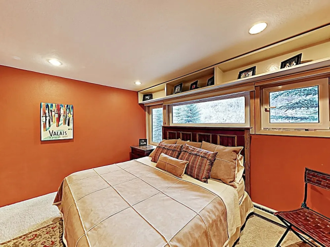Bighorn #13E - 2 Br Condo