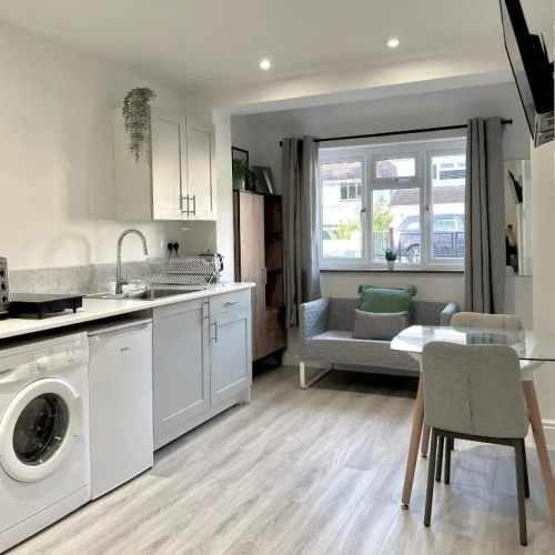 1 Bedroom Apartment
